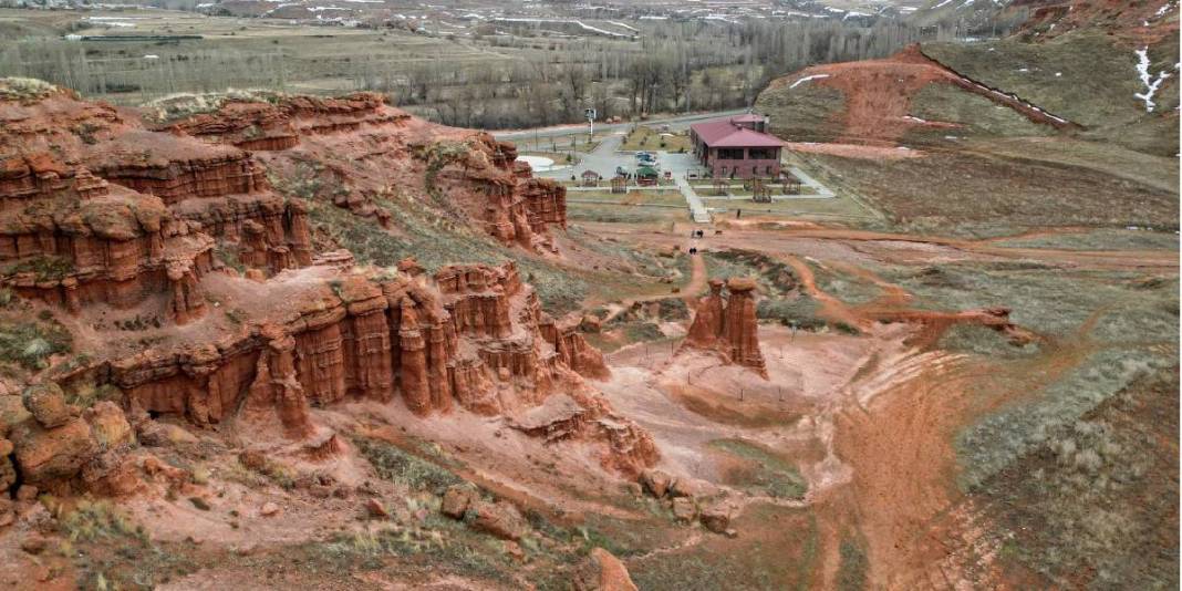 Halk ‘Kırmızı Periler Diyarı’ diyor: 300 milyon yıl önce oluştuğu biliniyor 1